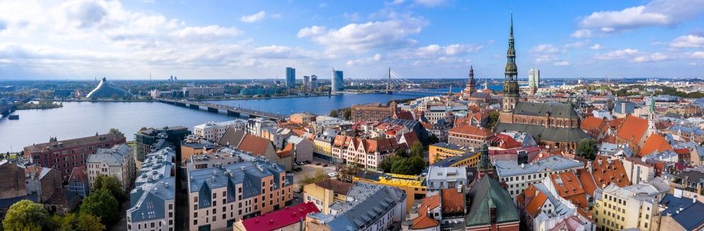 LETTLAND Panoramablick auf Riga_shutterstock_1842422797_ Pandora Pictures